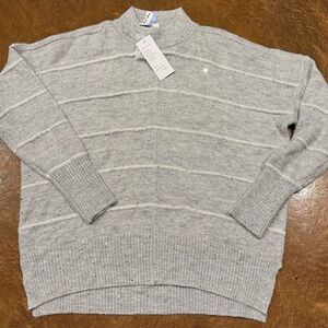 Design History Light Gray Crew Neck Sweater